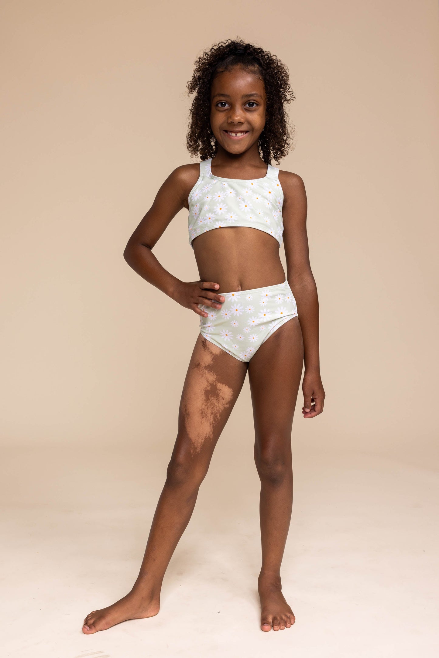 Green daisy print 2pc girl swimsuit (size run small, go up 1-2 sizes)